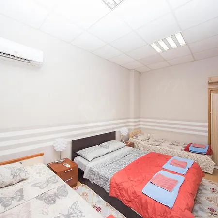Apartment Downtown - Compact Flat With 2 Separate Burgas
